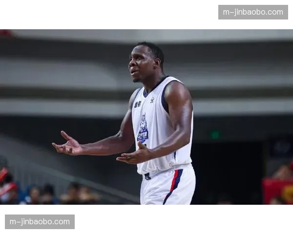 辽宁新外援莱迪首秀14分4抢断，攻防两端展现全面性